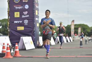 BIB: 521
                            <button type="button" onclick="openModal(4948885)" class="btn btn-primary btn-sm float-right btn-popup" data-toggle="modal" data-target=".modal-high-quality">
                        <i class="fas fa-shopping-cart"></i> Add to Cart
                    </button>
                                            <button type="button" onclick="isThisMe(4948885, true)" class="btn btn-success btn-sm float-right btn-popup btn-isme hidden" data-toggle="tooltip" data-placement="bottom" title="นี่คือรูปของคุณใช่ไหม คลิกที่นี่เพื่อเอาเข้าอัลบั้ม">
                        <i class="fas fa-plus"></i> Add to album
                    </button>
                    <button type="button" onclick="isThisMe(4948885, false)" class="btn btn-warning btn-sm float-right btn-popup btn-isnotme hidden">
                        <i class="fas fa-ban"></i> Remove from album
                    </button>